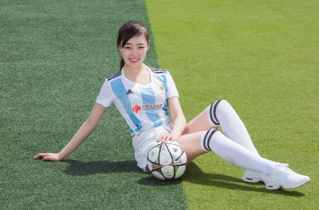 包含世界级足球赛场上女性选手耀眼表现引关注的词条