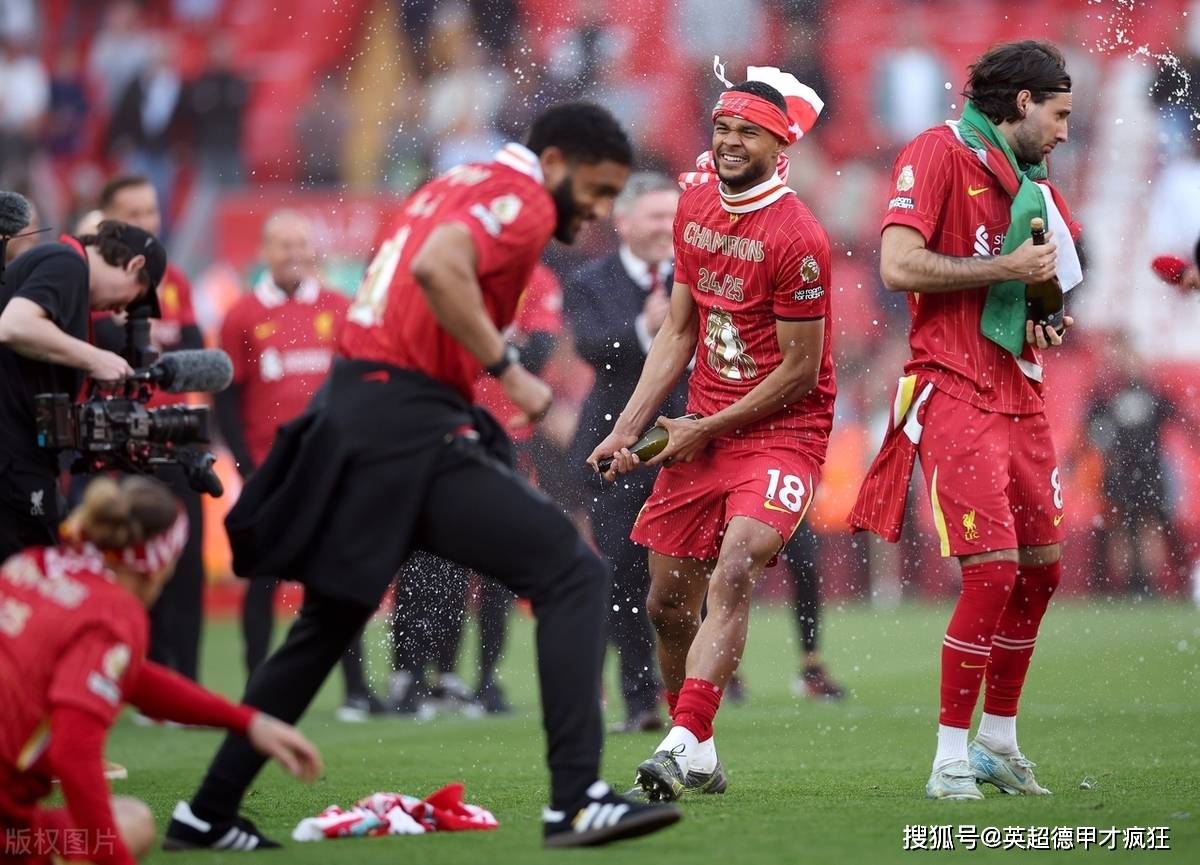 利物浦欧冠夺冠，英超球队再度登顶